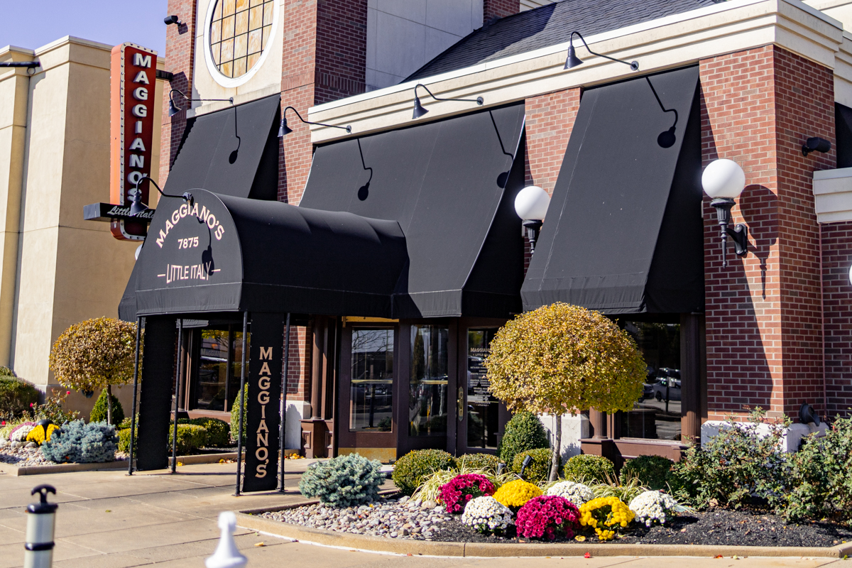 Maggiano’s Main Awning Cincinnati